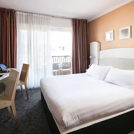 Отель Western Astoria 3*