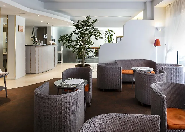 Отель Western Astoria 3*