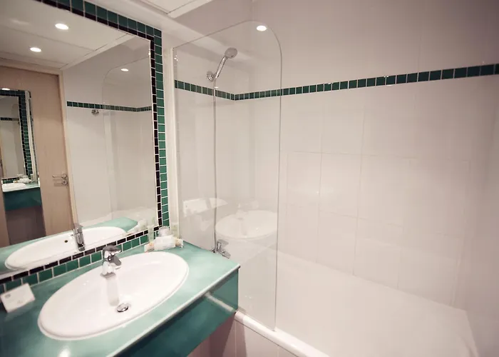 Отель Western Astoria 3*