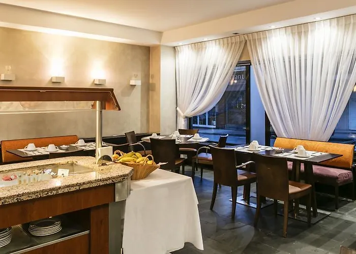 Отель Western Astoria 3*