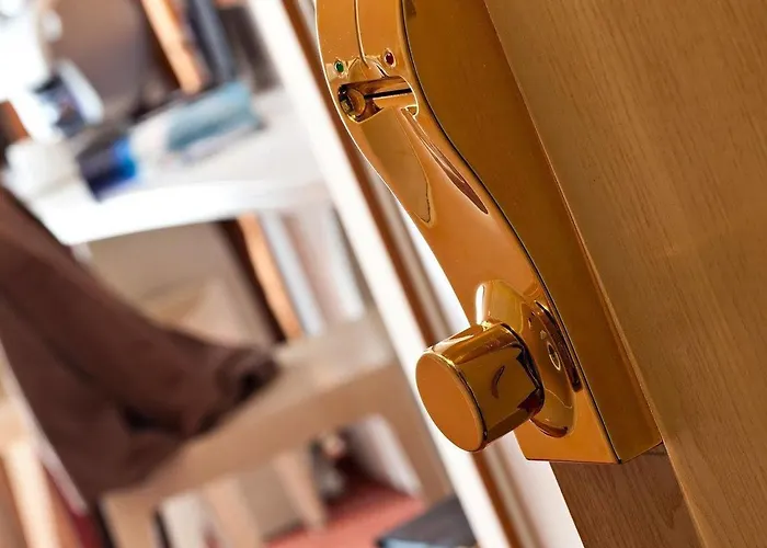 Western Astoria Отель Жуан-ле-Пен