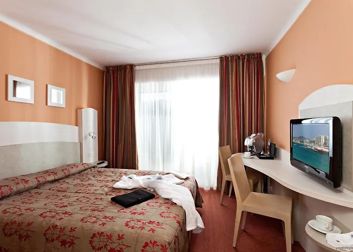 Western Astoria Отель 3*