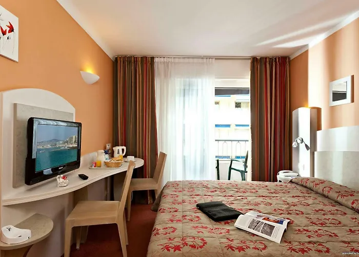 Western Astoria Отель