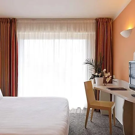 Western Astoria Hotel 3*