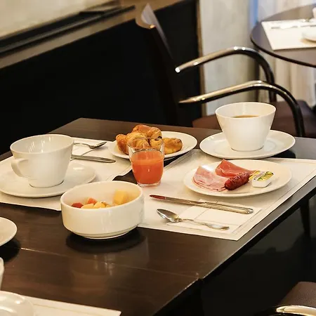 Western Astoria 3* Жюан-ле-Пен