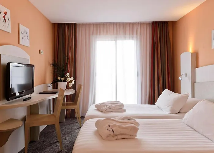 Western Astoria Hotel 3*